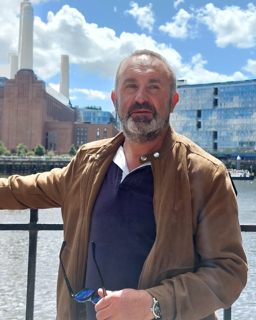Steven Pocula by the Thames at Battersea